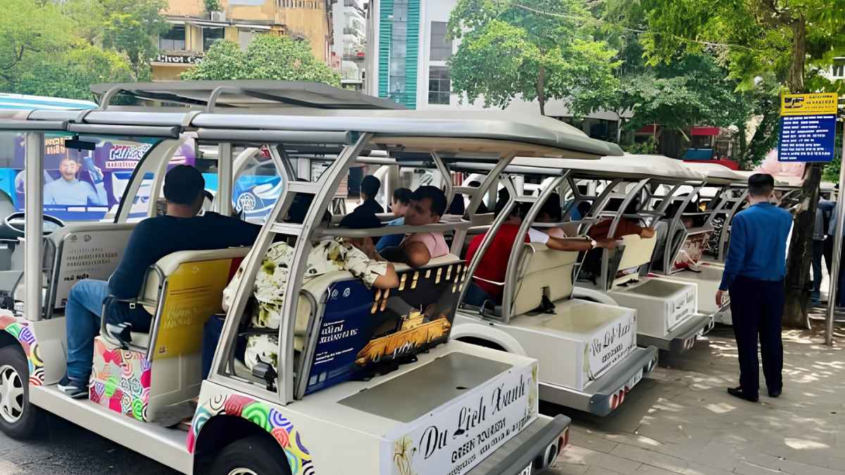 SSM cung cấp giải pháp quảng cáo xe ô tô điện linh hoạt theo tuyến điểm, thiết kế và mục tiêu chiến dịch