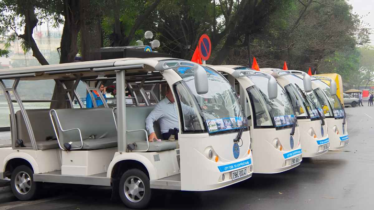 Quảng cáo trên xe ô tô điện giúp thương hiệu tăng độ phủ và tạo điểm chạm trực quan với khách hàng