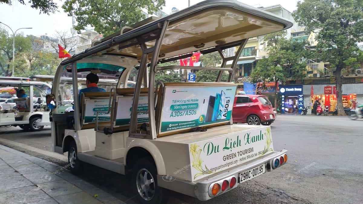 Quảng cáo xe ô tô điện giúp mở rộng điểm chạm và tăng tần suất xuất hiện tại khu vực mục tiêu