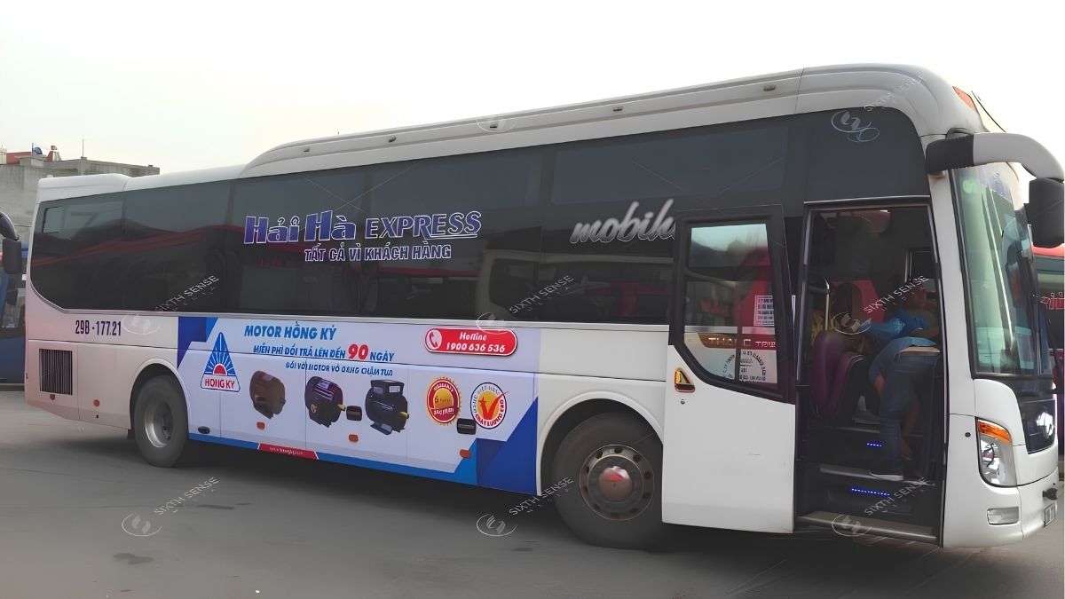 Hồng Ký quảng bá thương hiệu trên xe khách để tăng nhận diện tại nhiều tỉnh thành. (Nguồn: Dự án SSM)
