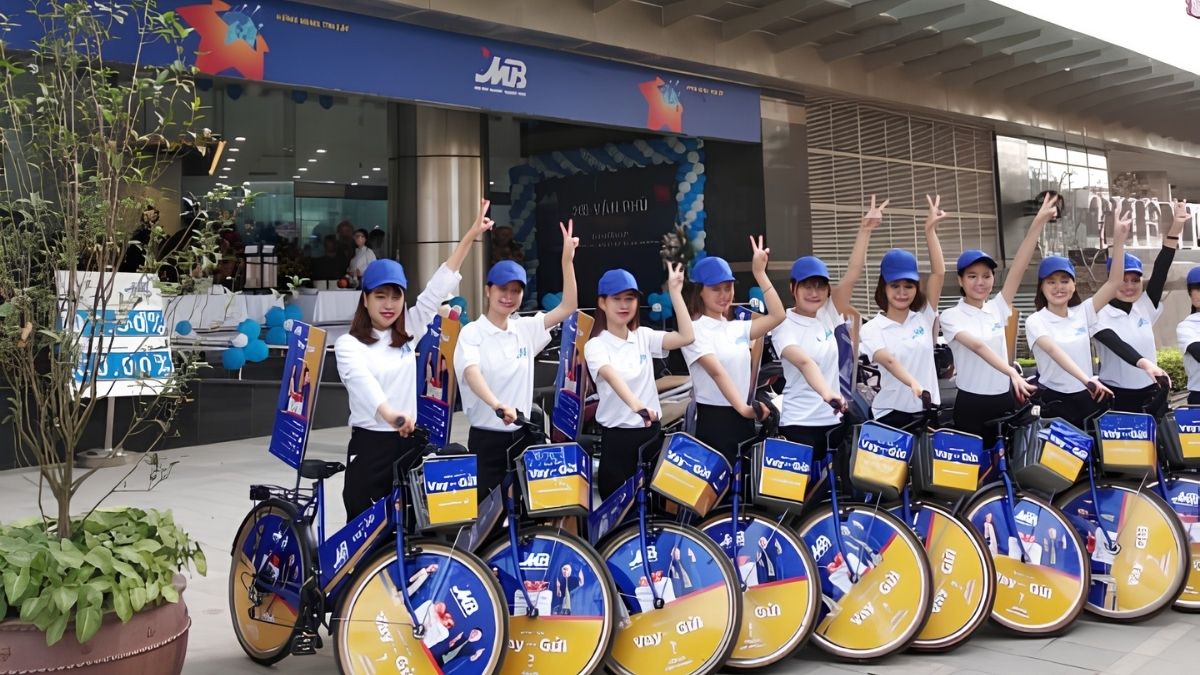 Roadshow Ngân Hàng Là Gì? Hình Thức, Báo Giá Và Quy Trình Tổ Chức 3 Roadshow giúp ngân hàng tăng nhận diện và ghi nhớ thương hiệu tại khu vực đông người (Nguồn: SSM)