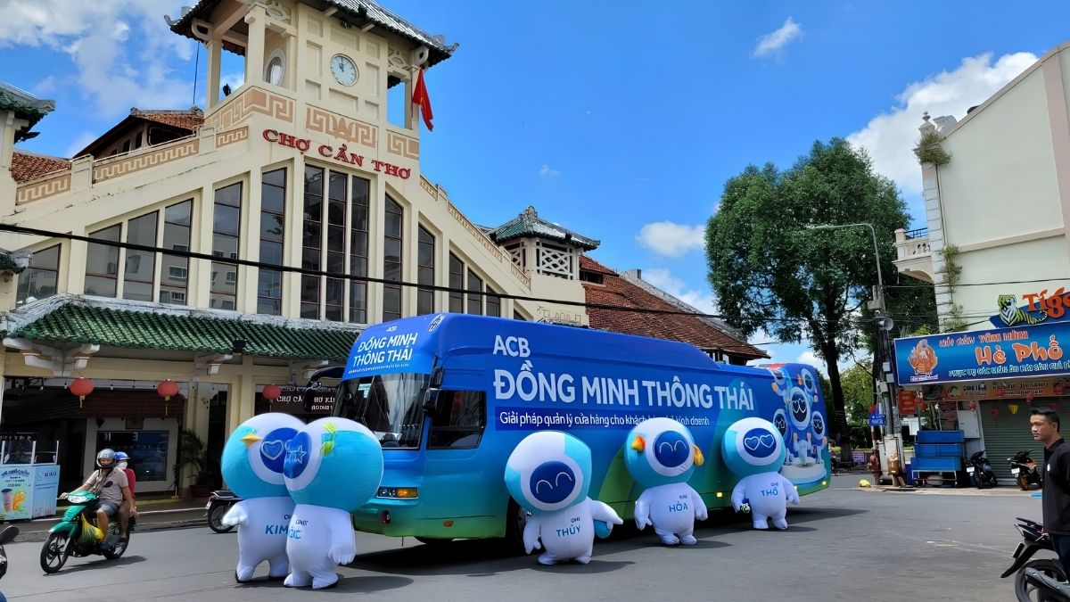 Roadshow Ngân Hàng Là Gì? Hình Thức, Báo Giá Và Quy Trình Tổ Chức 7 Hình ảnh ngân hàng được phủ rộng qua đoàn xe đồng bộ trên nhiều tuyến đường (Nguồn: SSM)