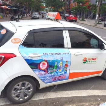 quảng cáo trên xe taxi ở Quảng Bình