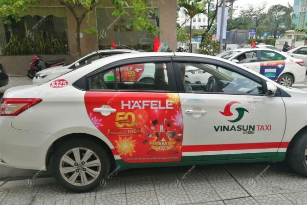 quảng cáo trên xe taxi ở Bình Thuận