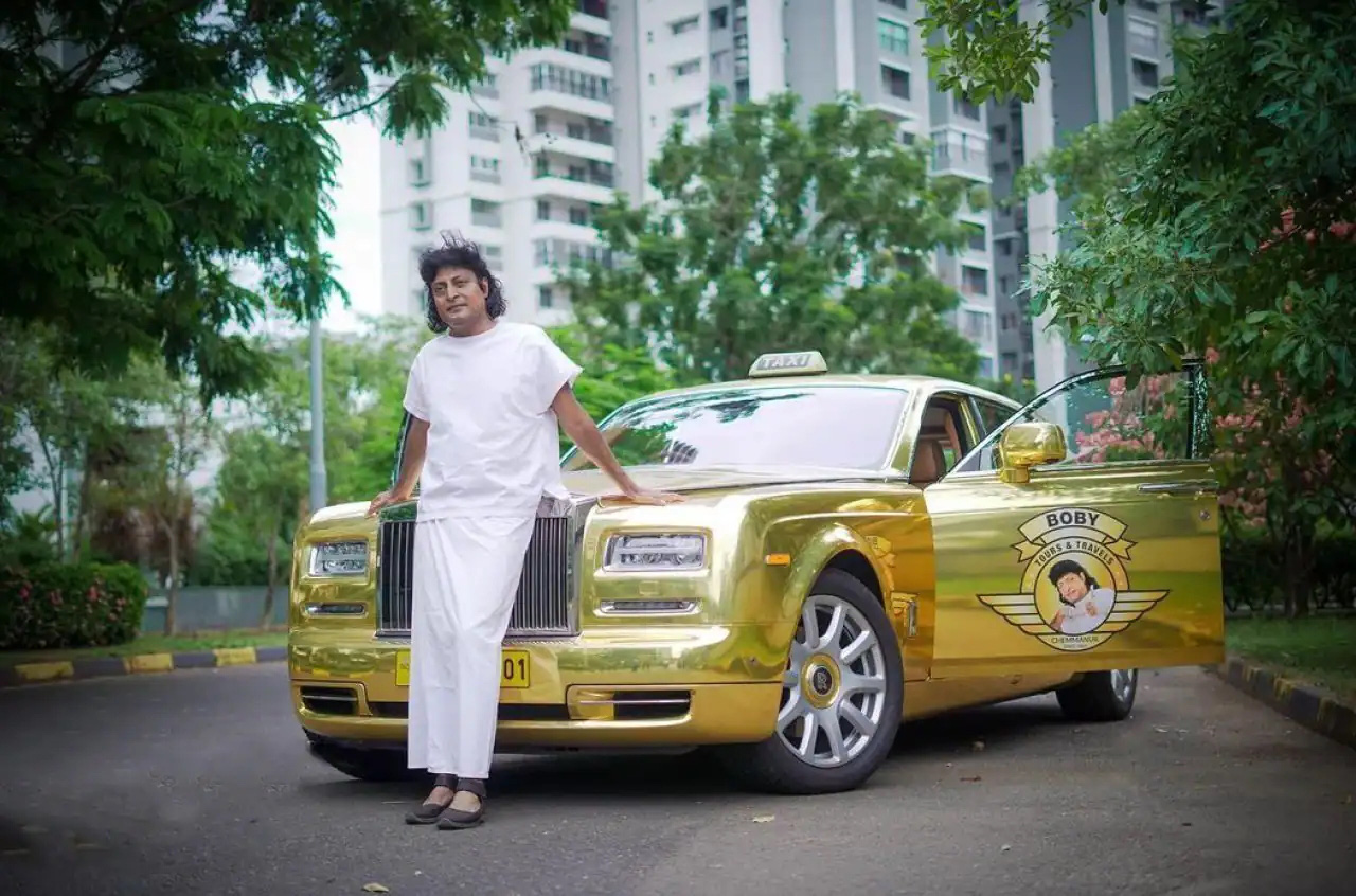 Độc lạ Ấn Độ dùng Roll Royce bọc vàng làm taxi