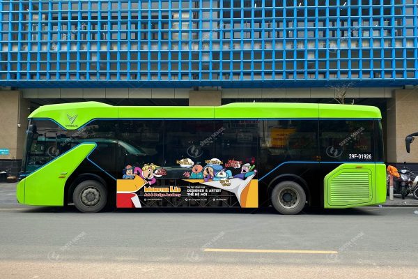 Quảng cáo trên xe buýt điện Vinbus