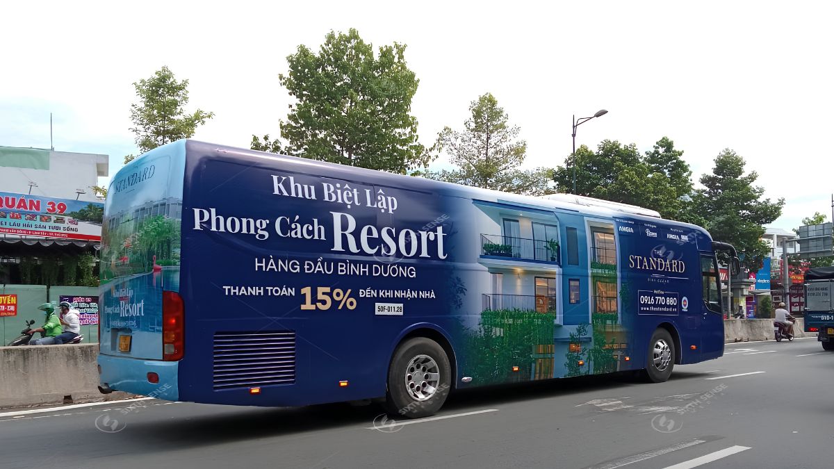 Roadshow Là Gì? Các Hình Thức & Quy Trình Tổ Chức Roadshow 2026 9 Luxury Roadshow xe 45 chỗ giúp thương hiệu tạo dấu ấn nổi bật với đoàn xe lớn, thiết kế đồng bộ và chuyên nghiệp