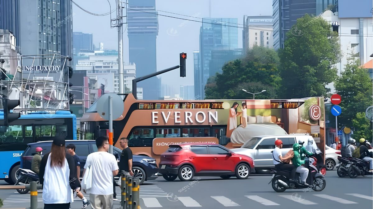 Roadshow Là Gì? Các Hình Thức & Quy Trình Tổ Chức Roadshow 2026 17 Roadshow Everon tạo điểm nhấn với xe bus 2 tầng mô phỏng không gian phòng ngủ, thu hút khách hàng và tạo hiệu ứng trên mạng xã hội