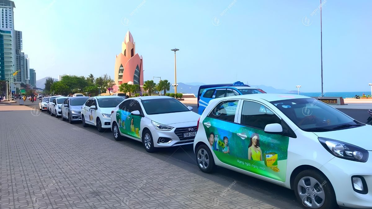 Roadshow Là Gì? Các Hình Thức & Quy Trình Tổ Chức Roadshow 2026 7 Roadshow ô tô giúp thương hiệu tăng nhận diện với đoàn xe được thiết kế đồng bộ và di chuyển trên các tuyến đường trọng điểm